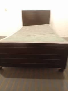 single bed with mettress