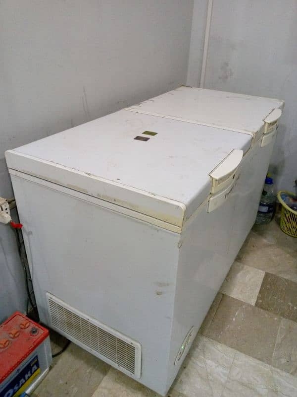 Waves Double Door Deep Freezer Spacious and Energy Efficient 9