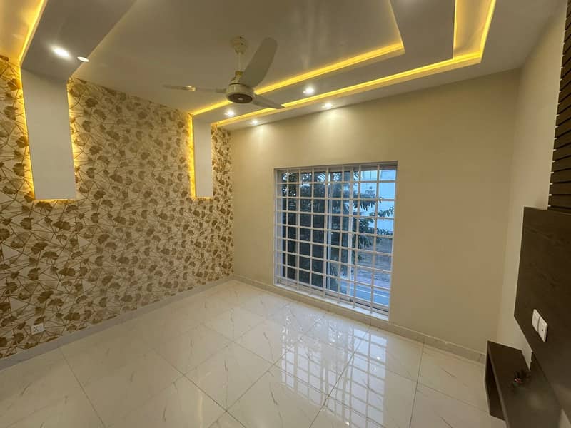 LOWER PORTION OF 8 MARLA HOUSE AVAILABLE FOR RENT IN BAHRIA ORCHARD 19