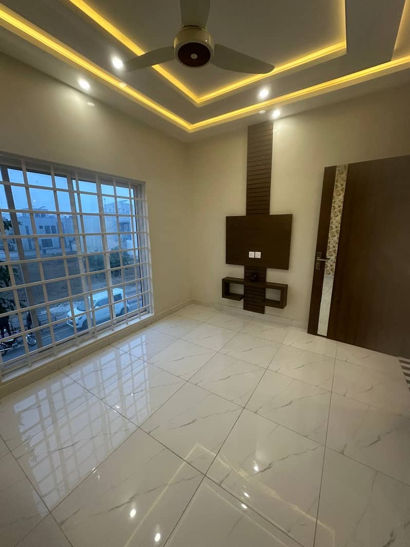 LOWER PORTION OF 8 MARLA HOUSE AVAILABLE FOR RENT IN BAHRIA ORCHARD 21