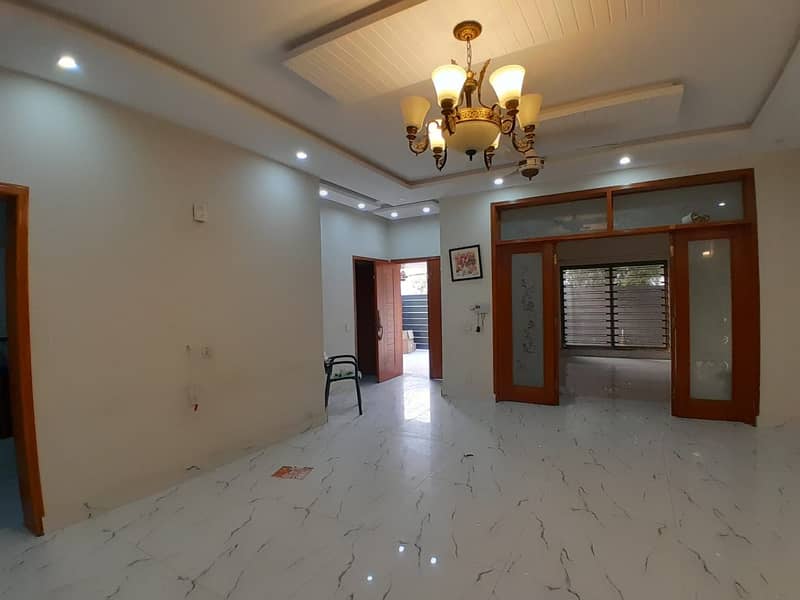 NEW HOUSE 8 MARLA AVAILABLE FOR RENT IN PHASE ONE BAHRIA ORCHARD 5