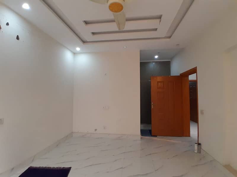 NEW HOUSE 8 MARLA AVAILABLE FOR RENT IN PHASE ONE BAHRIA ORCHARD 12