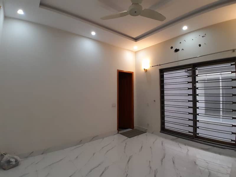 NEW HOUSE 8 MARLA AVAILABLE FOR RENT IN PHASE ONE BAHRIA ORCHARD 14