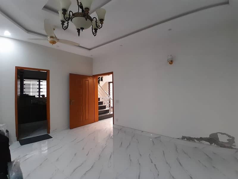 NEW HOUSE 8 MARLA AVAILABLE FOR RENT IN PHASE ONE BAHRIA ORCHARD 15