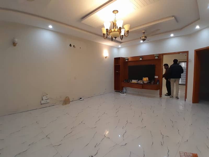 NEW HOUSE 8 MARLA AVAILABLE FOR RENT IN PHASE ONE BAHRIA ORCHARD 19