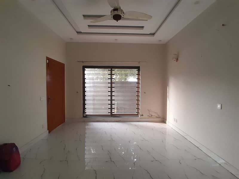 NEW HOUSE 8 MARLA AVAILABLE FOR RENT IN PHASE ONE BAHRIA ORCHARD 20