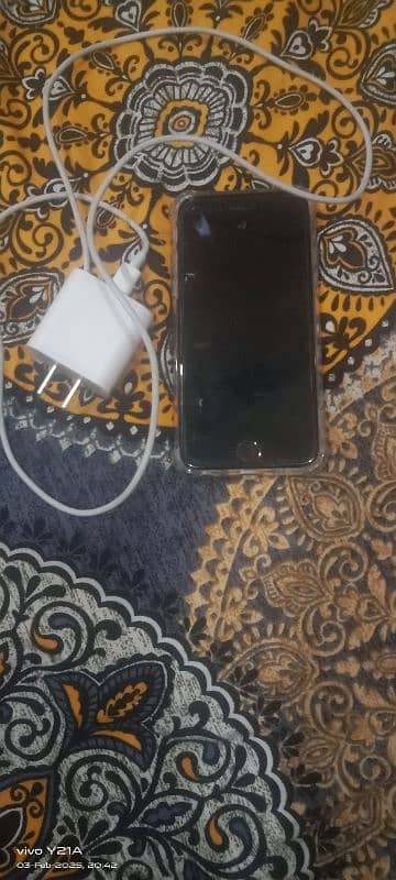 i phone 6 with original charger 1