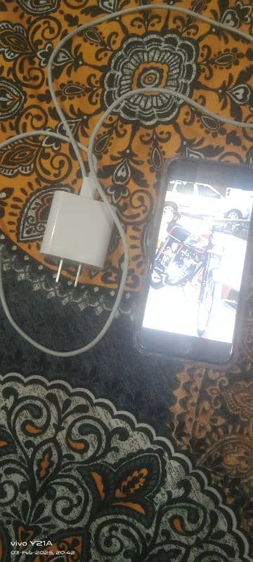 i phone 6 with original charger 4