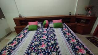 Bed Set (With Mattress) With 3 Side Tables & Dressing Table