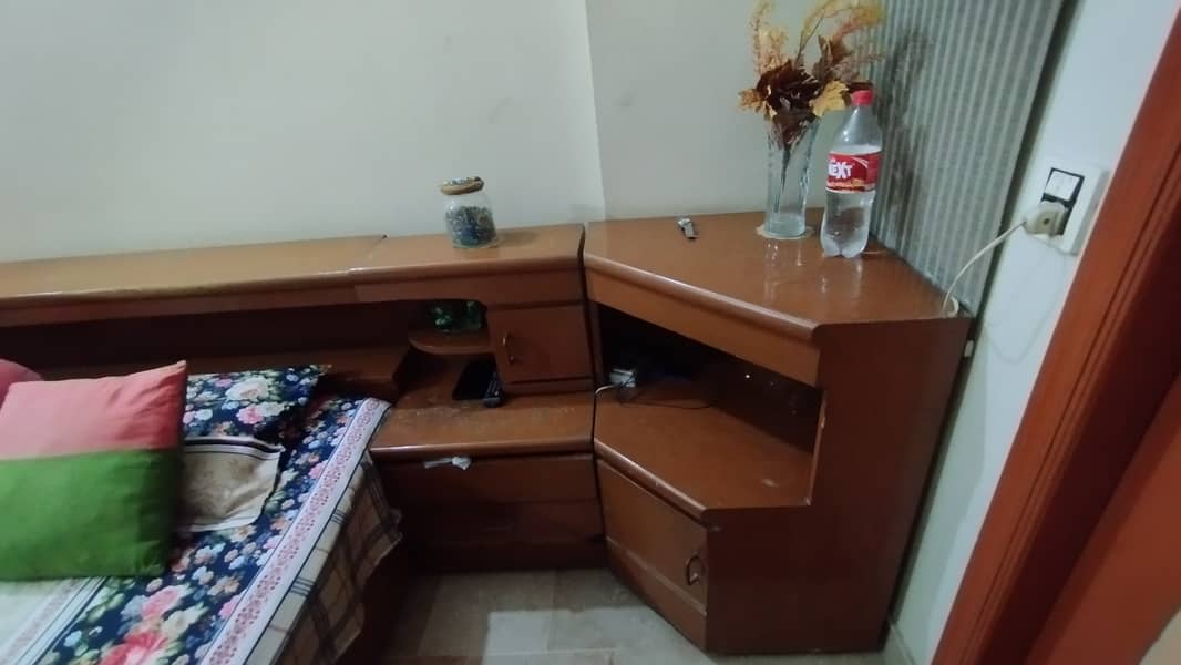 Bed Set (With Mattress) With 3 Side Tables & Dressing Table 4