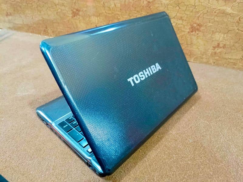 TOSHIBA C2D Glossy Shine Fancy Edition. . 1