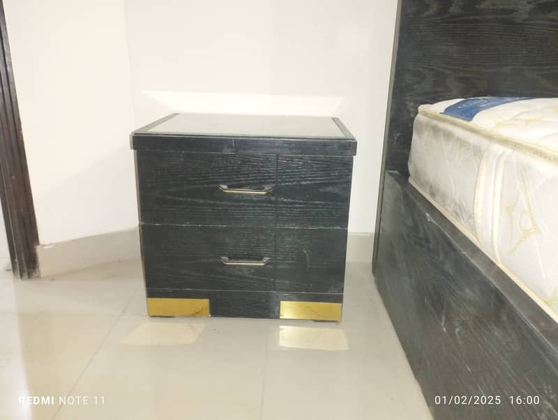 Very good condition Furniture set is available for sale 2