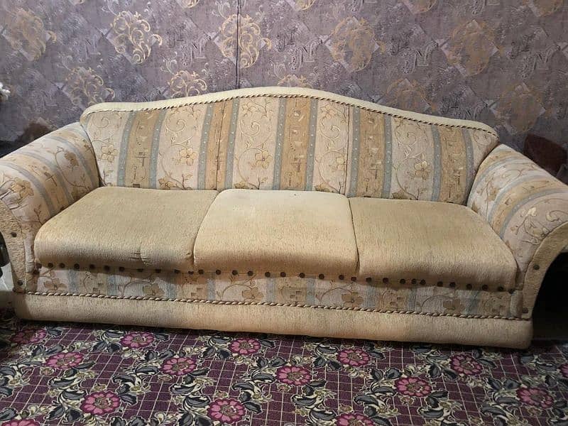 7 seater used sofa 0