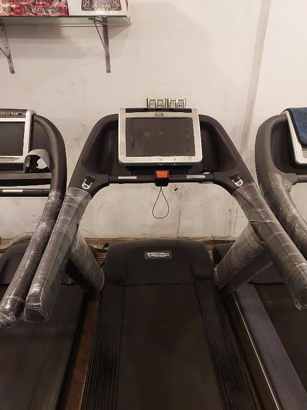 Treadmill / Running Machine / Elleptical  / Spinning bike / HOMEGYM 16