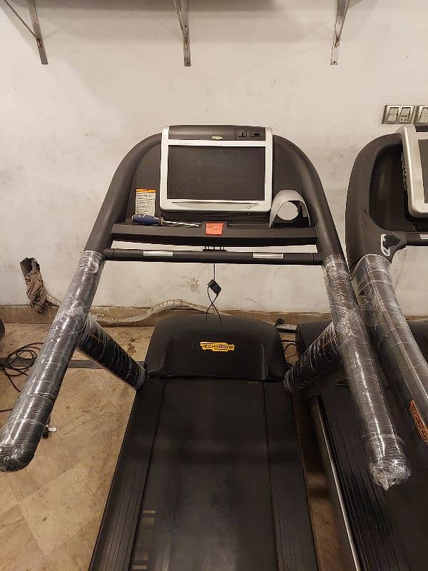 Treadmill / Running Machine / Elleptical  / Spinning bike / HOMEGYM 17