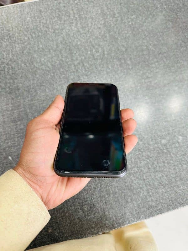 iPhone 11  jv 64gb 2