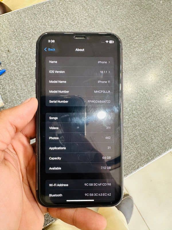 iPhone 11  jv 64gb 5