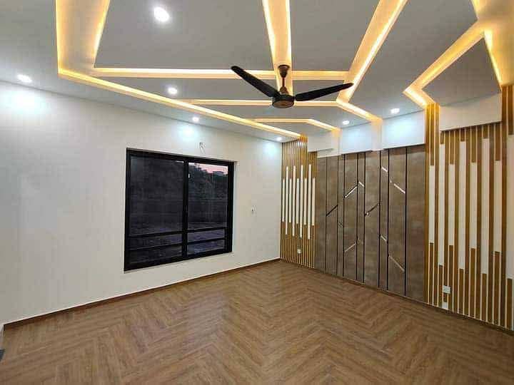 1 kinal like a new beautiful upper portion for rent in 6