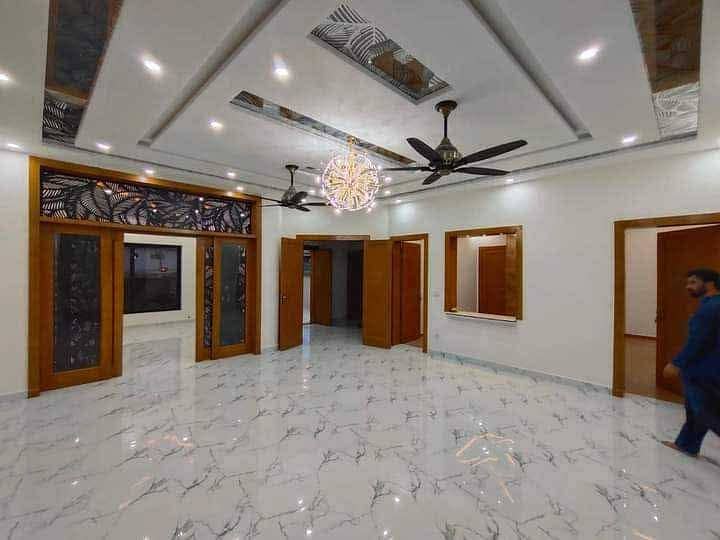 1 kinal like a new beautiful upper portion for rent in 13