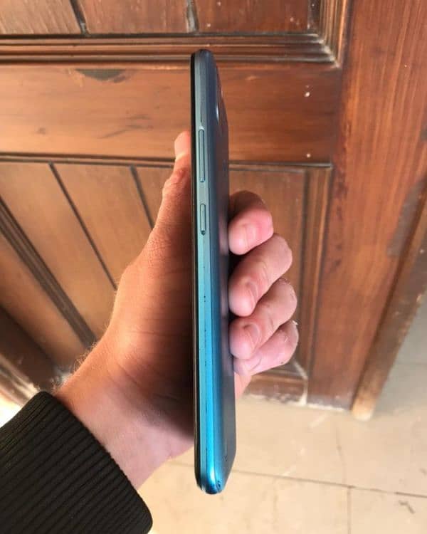 Realme C25y 4/64gb with box charger 4