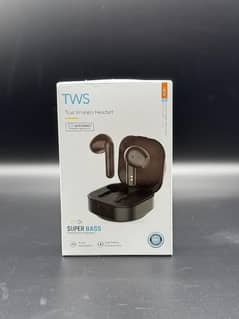 Wireless Noise Cancelling Earbuds-black-with advance features.