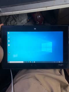 Fujitsu tablet 4gb 128 ssd