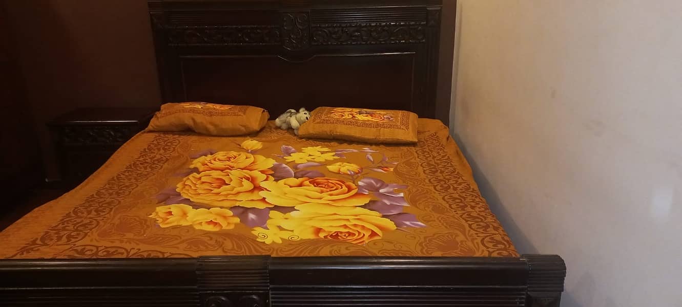 Bed with Side table and Matress 8