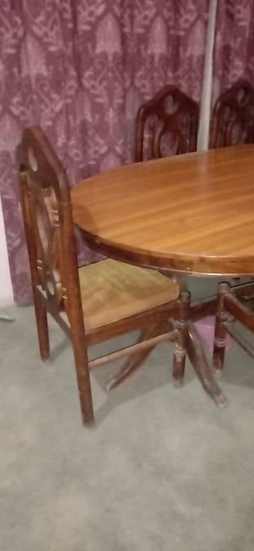 Dining table & 6 Chairs,,,,wood. 3