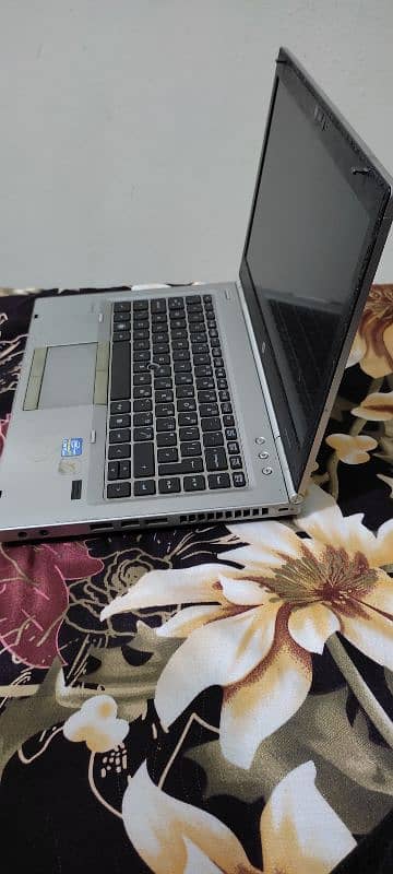 HP 8460 Core I 5 second generation 1