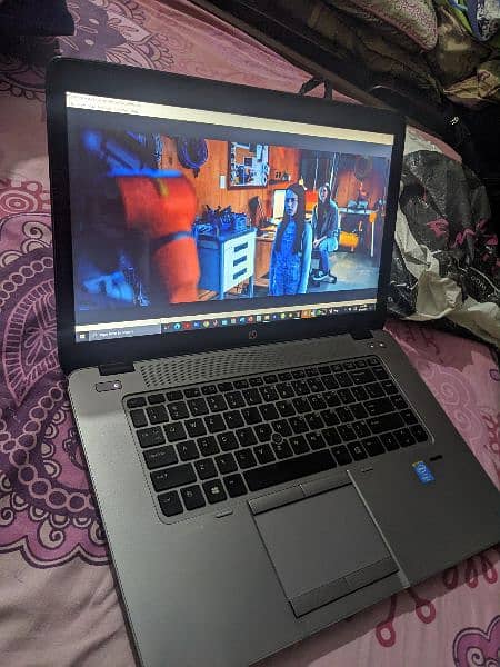 HP elitebook Touchscreen Core i7 5th gen AMD r7 250x Graphics 2