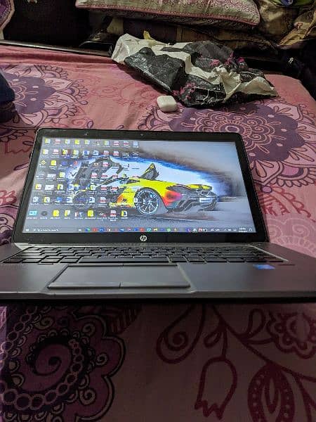 HP elitebook Touchscreen Core i7 5th gen AMD r7 250x Graphics 5