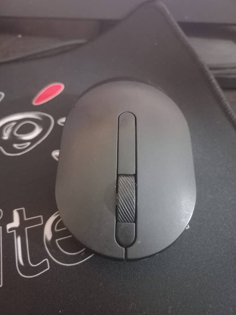 wireless keyboard (km714) and Mouse Combo 1