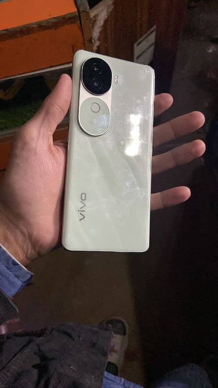 Vivo V40e 8/256Gb Green Color 5