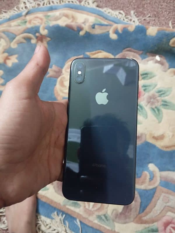 I phone xs max 8