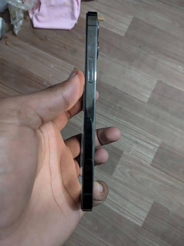 iPhone 12 pro 128gb factory unlocke 3