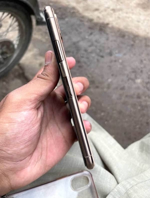 iphone xs pta approve 4