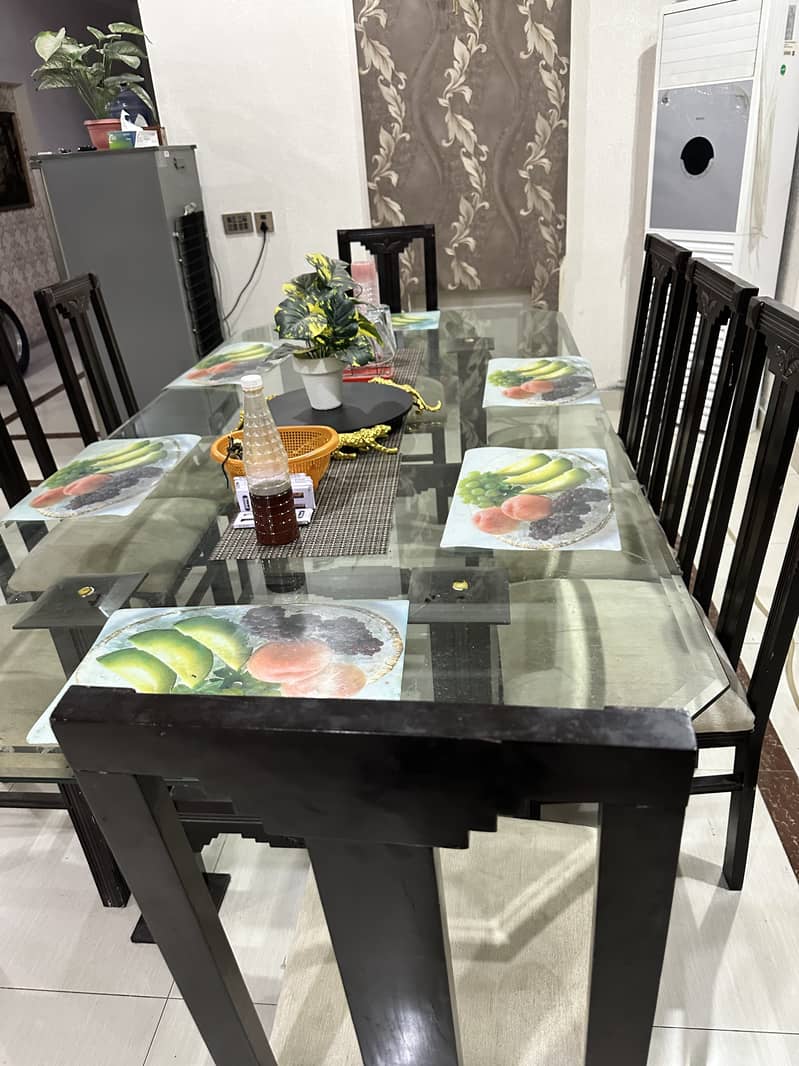 8 seater Dining table in good condition 2