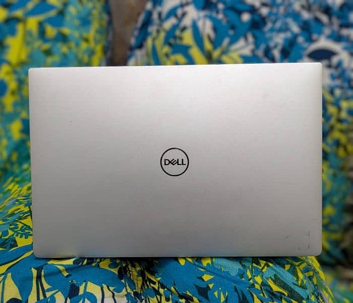 Dell XPS 9380 0