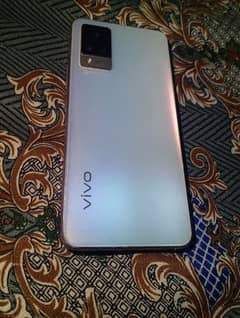 Vivo V21