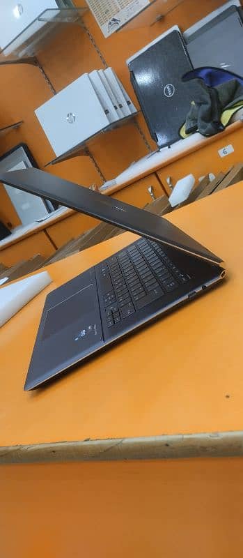 HP Spectre 16 i7 13th gen ram 32gb SSD 512 4k display 3