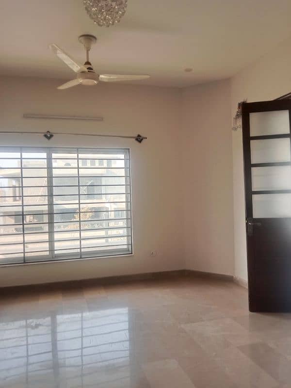 2 Kanal Upper Portion Availabe For Rent in G-16 Islamabad. 4