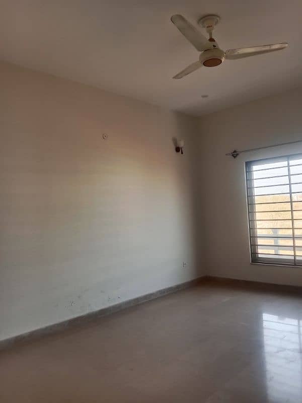 2 Kanal Upper Portion Availabe For Rent in G-16 Islamabad. 6