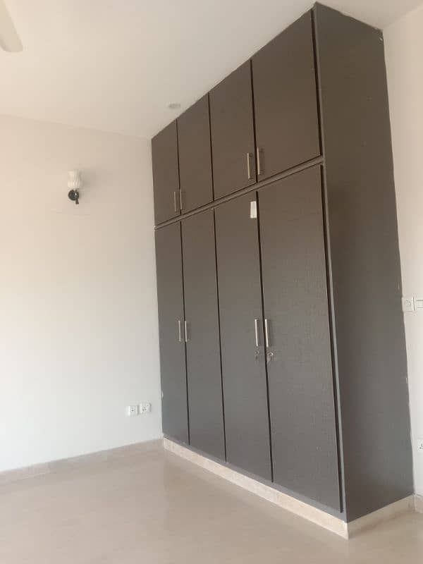 2 Kanal Upper Portion Availabe For Rent in G-16 Islamabad. 8