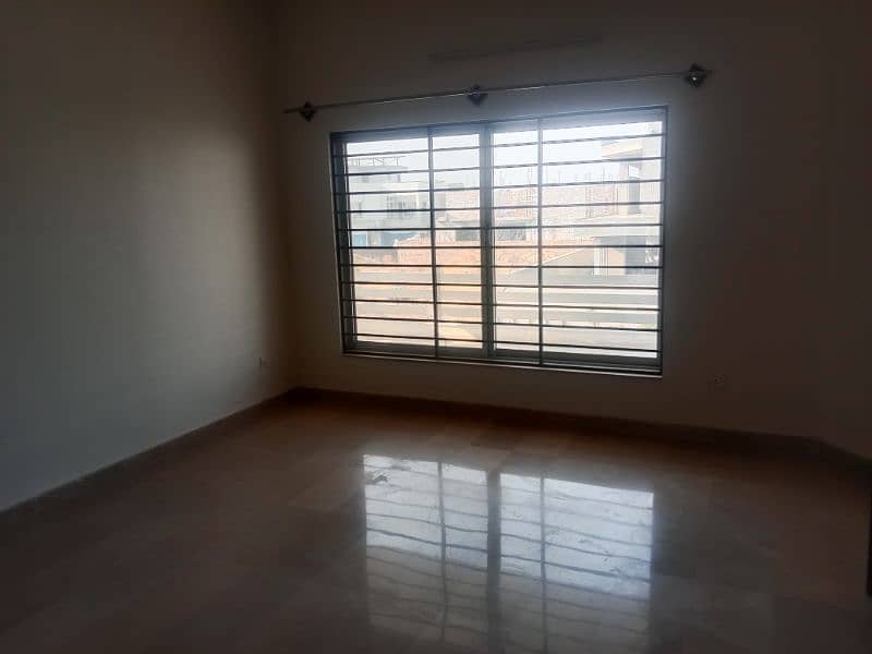 2 Kanal Upper Portion Availabe For Rent in G-16 Islamabad. 10