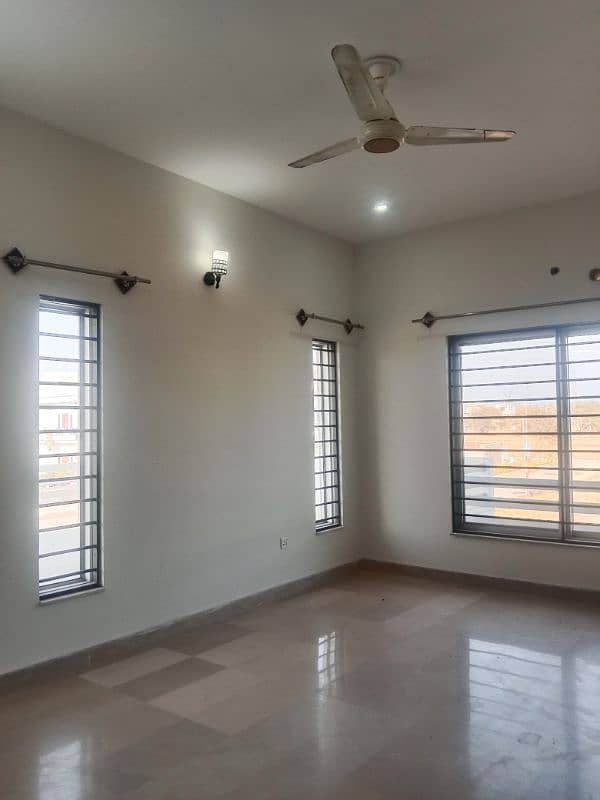 2 Kanal Upper Portion Availabe For Rent in G-16 Islamabad. 12