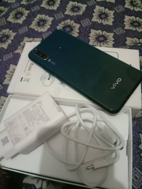 vivo y17 8gb 256gb with box charge 3