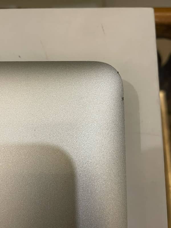 Macbook Air 2017 13 inch in pristine condition 5