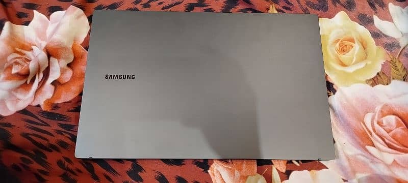 Samsung Galaxy book3 8GB 512gbssd 8