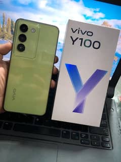 vivo y100 8+8 ram and 256rom 1 month use only