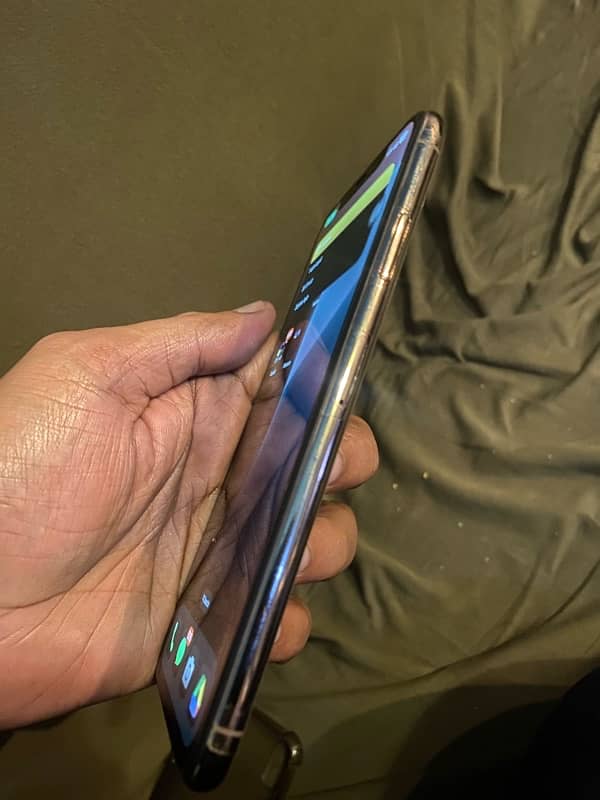 iphon xs max PTA aproved gold color 0